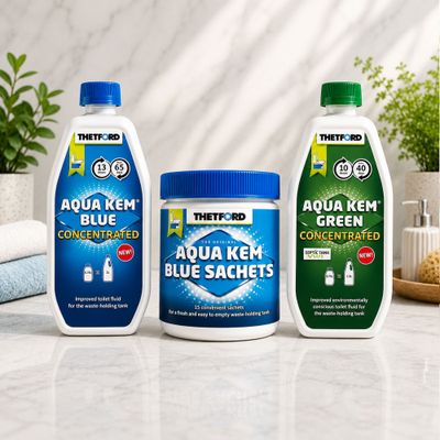 Kit Disgreganti Thetford Aqua Kem per WC Camper – Concentrated, 15 Sachets e Green Concentrated