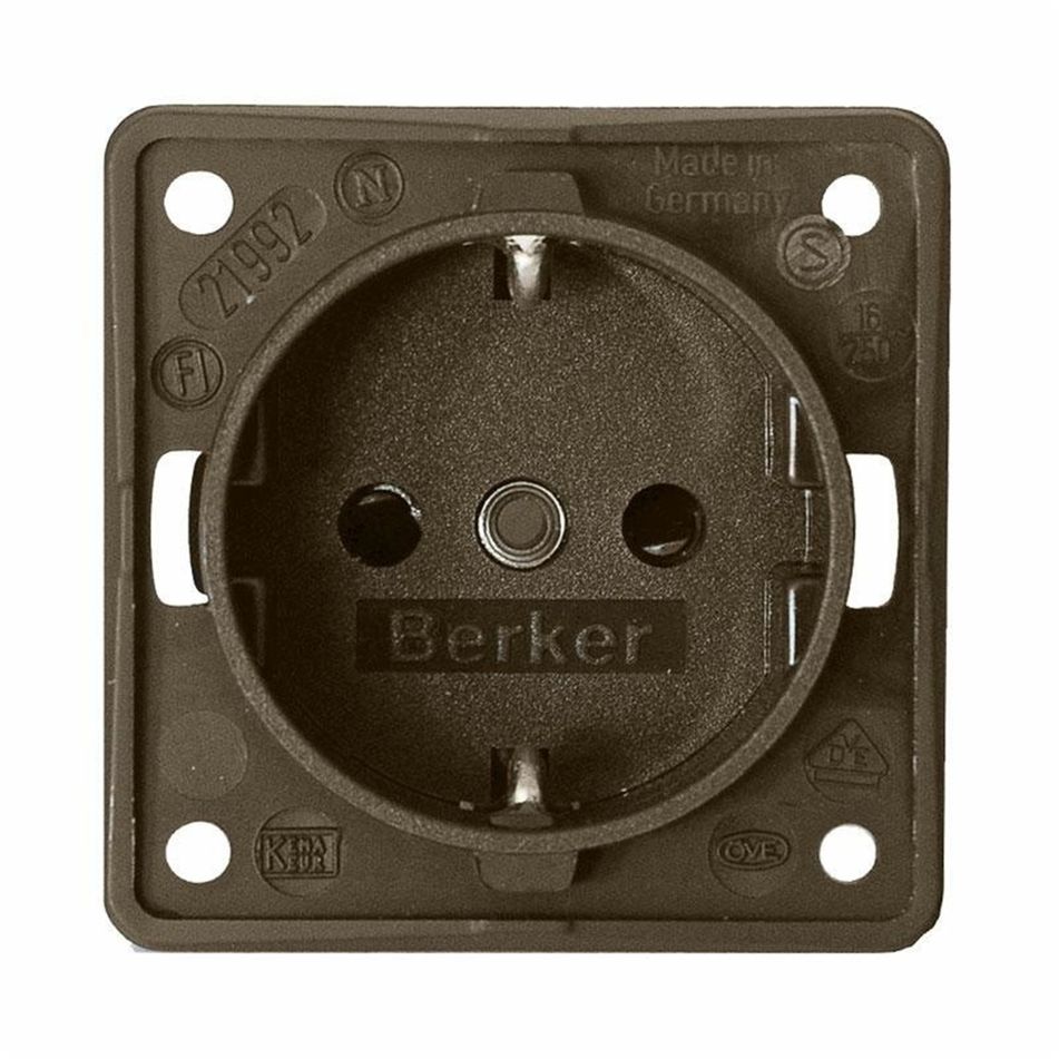 bmp22d-slash-m-presa-berker-schuko-230v-16a-marrone-cbe