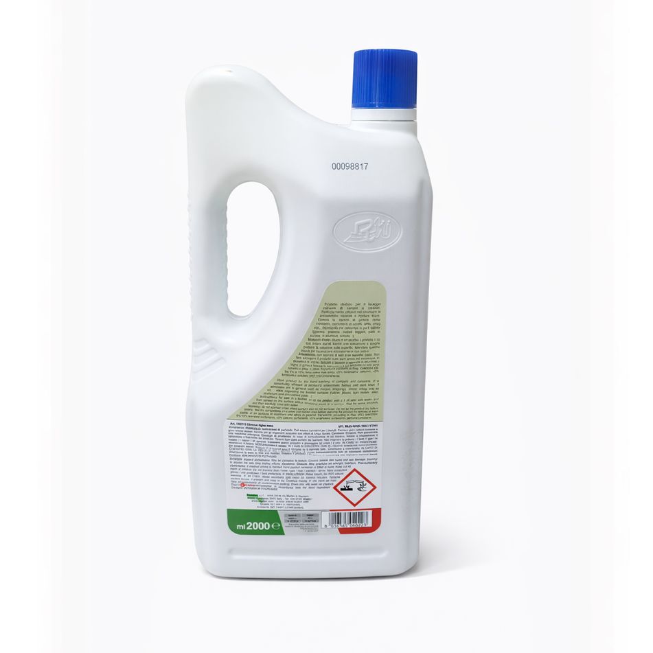 elimina-righe-nere-rhutten-detergente-per-camper-e-caravan